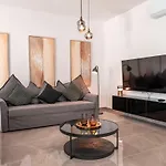 Apartamento Celeste 402 - Luxury 3 Bedroom Penthouse *
