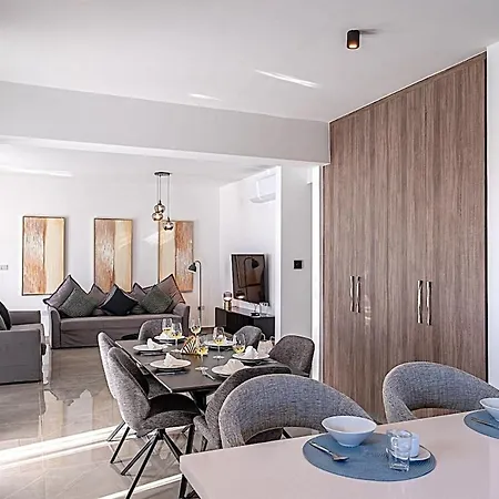 Appartement Celeste 402 - Luxury 3 Bedroom Penthouse *
