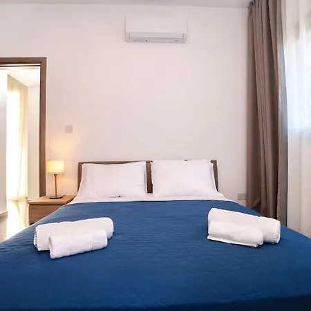 Celeste 402 - Luxury 3 Bedroom Penthouse