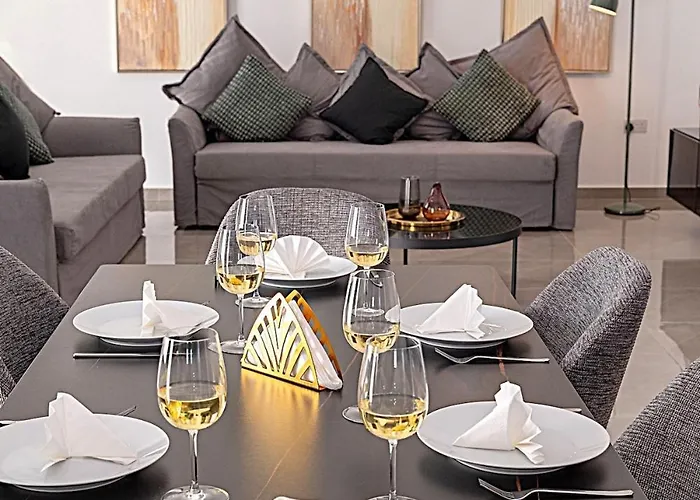 Celeste 402 - Luxury 3 Bedroom Penthouse