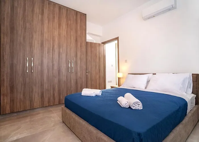 Celeste 402 - Luxury 3 Bedroom Penthouse